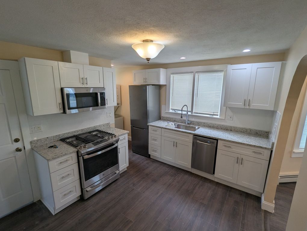 185 Riverside Ave 185, Medford, MA 02155