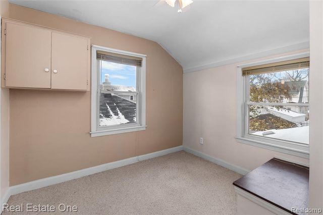 716 Kings Highway, Wyandotte, MI 48192