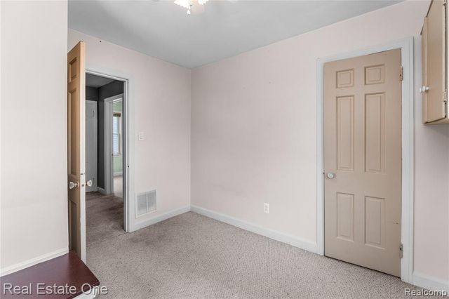 716 Kings Highway, Wyandotte, MI 48192