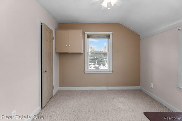 716 Kings Highway, Wyandotte, MI 48192