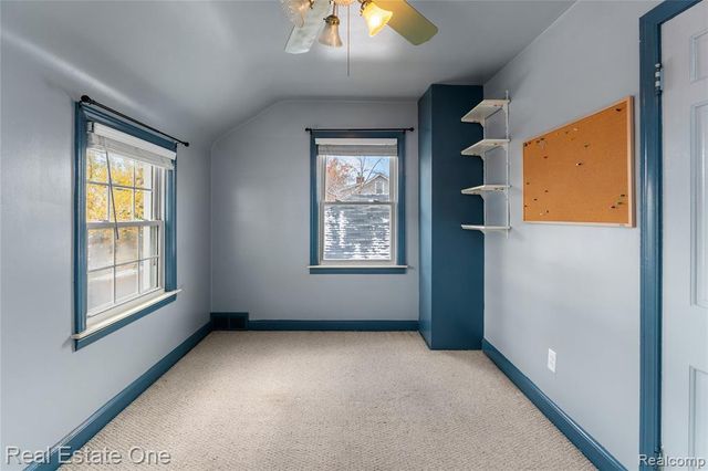 716 Kings Highway, Wyandotte, MI 48192