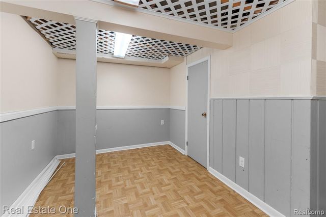 716 Kings Highway, Wyandotte, MI 48192