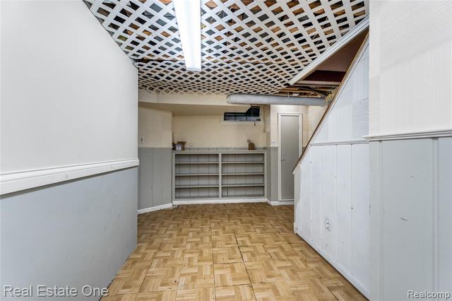 716 Kings Highway, Wyandotte, MI 48192