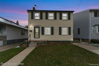 716 Kings Highway, Wyandotte, MI 48192