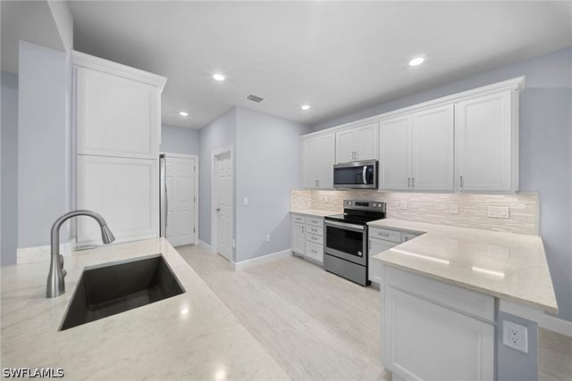 9564 Bexley DR, Fort Myers, FL 33967