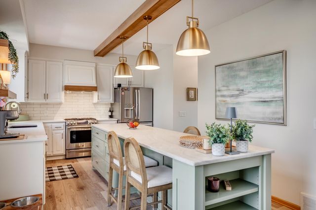17800 32nd Place N, Plymouth, MN 55447