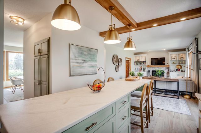 17800 32nd Place N, Plymouth, MN 55447