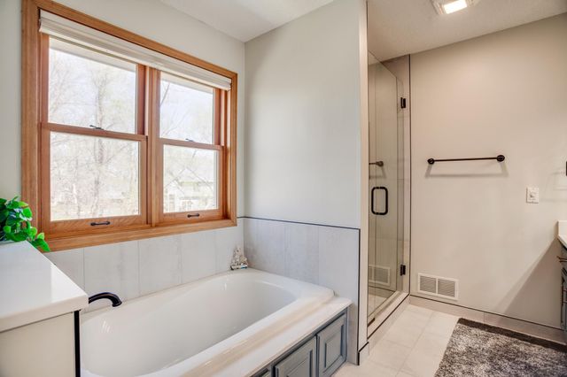 17800 32nd Place N, Plymouth, MN 55447