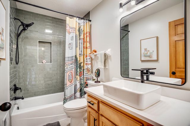 17800 32nd Place N, Plymouth, MN 55447