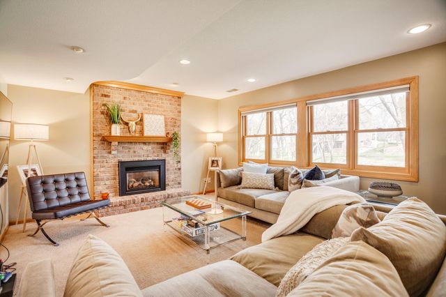 17800 32nd Place N, Plymouth, MN 55447