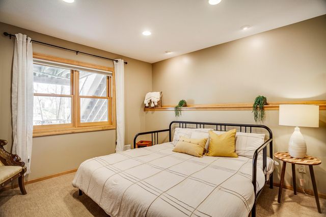 17800 32nd Place N, Plymouth, MN 55447