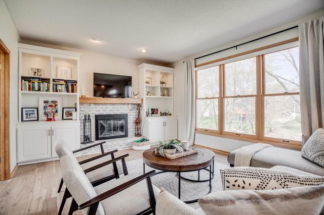 17800 32nd Place N, Plymouth, MN 55447