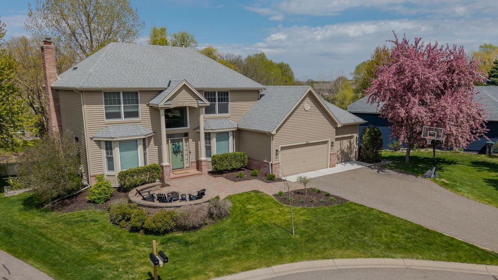 17800 32nd Place N, Plymouth, MN 55447