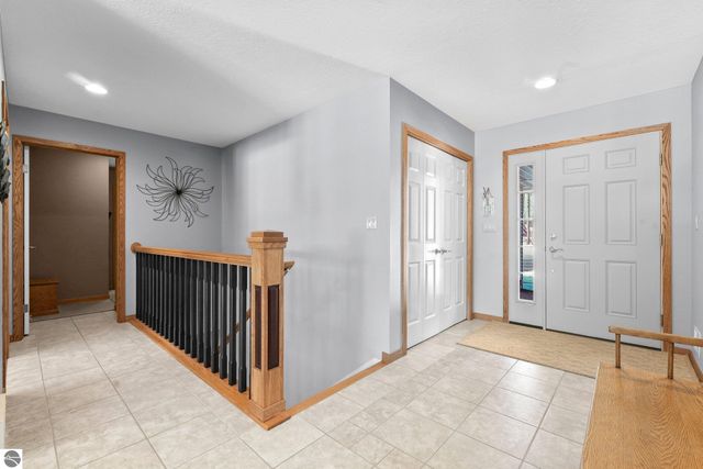 1546 Nightingale Lane, Kingsley, MI 49649