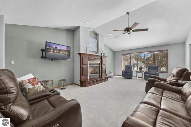 1546 Nightingale Lane, Kingsley, MI 49649