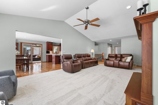 1546 Nightingale Lane, Kingsley, MI 49649