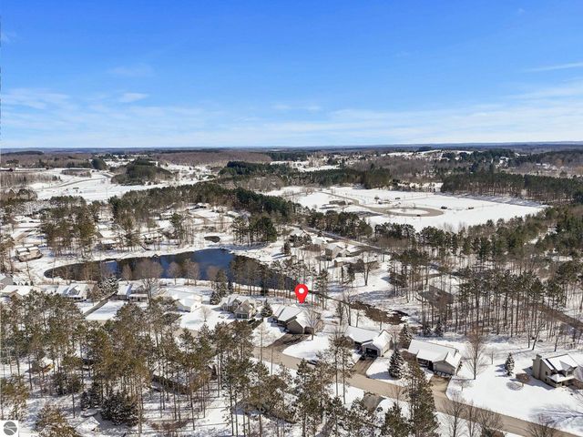 1546 Nightingale Lane, Kingsley, MI 49649