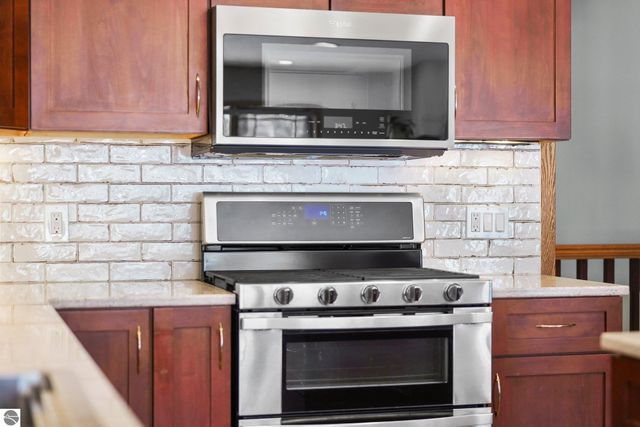 1546 Nightingale Lane, Kingsley, MI 49649