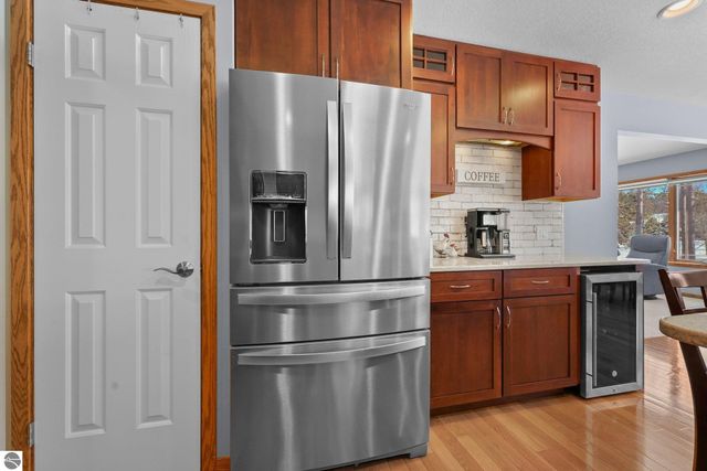 1546 Nightingale Lane, Kingsley, MI 49649