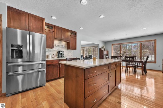 1546 Nightingale Lane, Kingsley, MI 49649