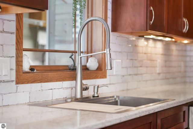 1546 Nightingale Lane, Kingsley, MI 49649