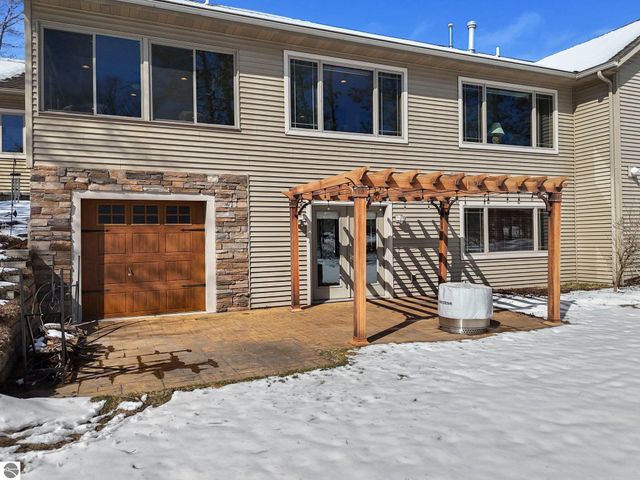 1546 Nightingale Lane, Kingsley, MI 49649