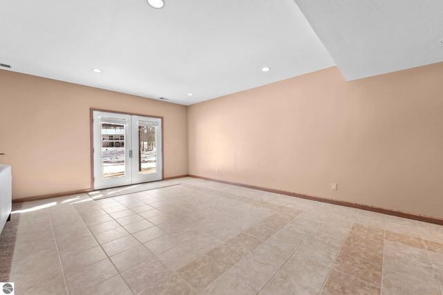 1546 Nightingale Lane, Kingsley, MI 49649