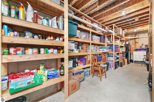 1546 Nightingale Lane, Kingsley, MI 49649