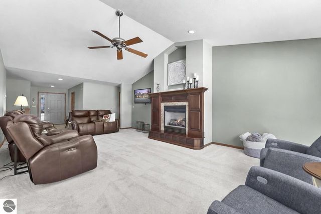 1546 Nightingale Lane, Kingsley, MI 49649