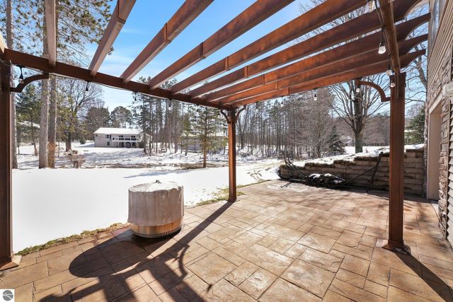 1546 Nightingale Lane, Kingsley, MI 49649