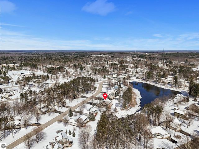 1546 Nightingale Lane, Kingsley, MI 49649