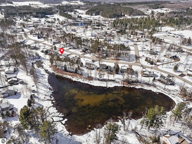 1546 Nightingale Lane, Kingsley, MI 49649