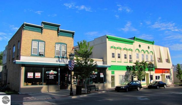 1546 Nightingale Lane, Kingsley, MI 49649