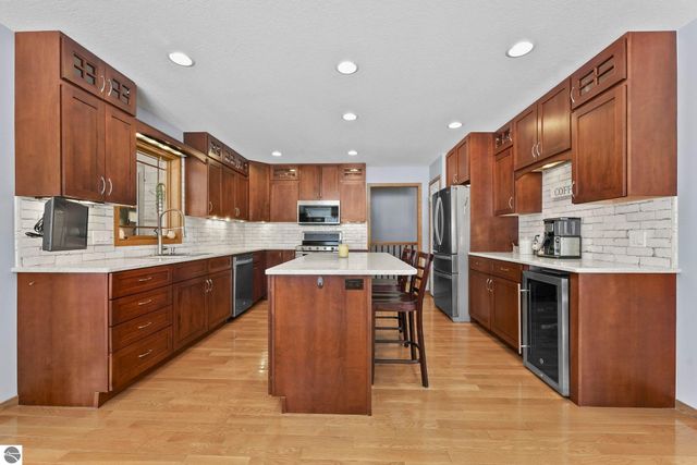 1546 Nightingale Lane, Kingsley, MI 49649