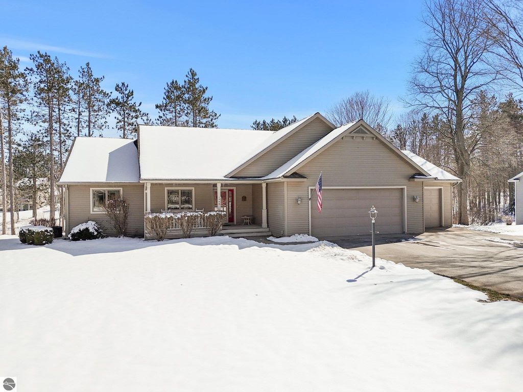 1546 Nightingale Lane, Kingsley, MI 49649