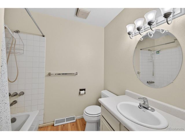 2189 S Coors Cir, Lakewood, CO 80228