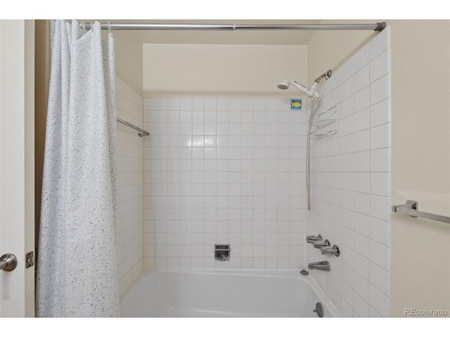 2189 S Coors Cir, Lakewood, CO 80228