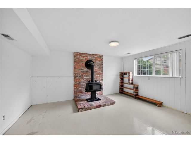 2189 S Coors Cir, Lakewood, CO 80228