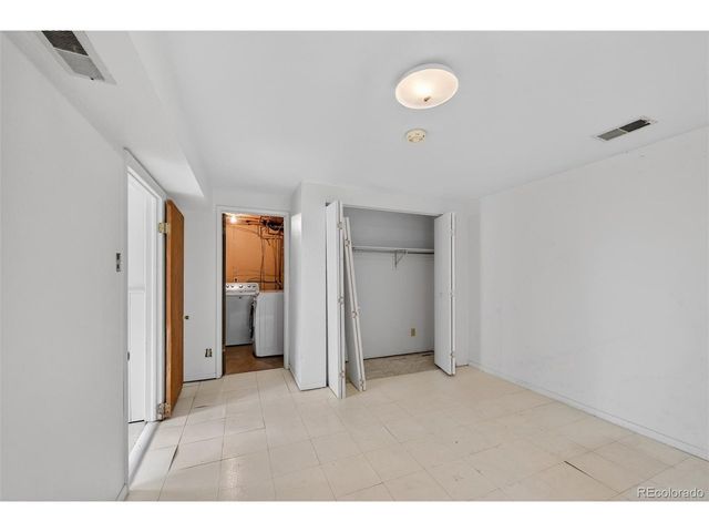 2189 S Coors Cir, Lakewood, CO 80228