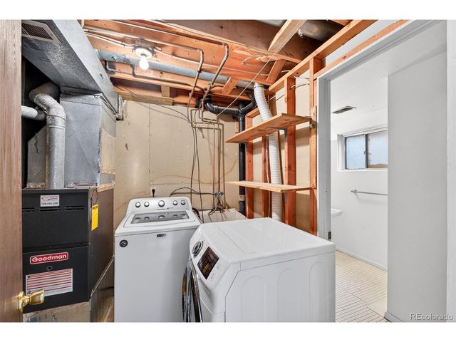 2189 S Coors Cir, Lakewood, CO 80228