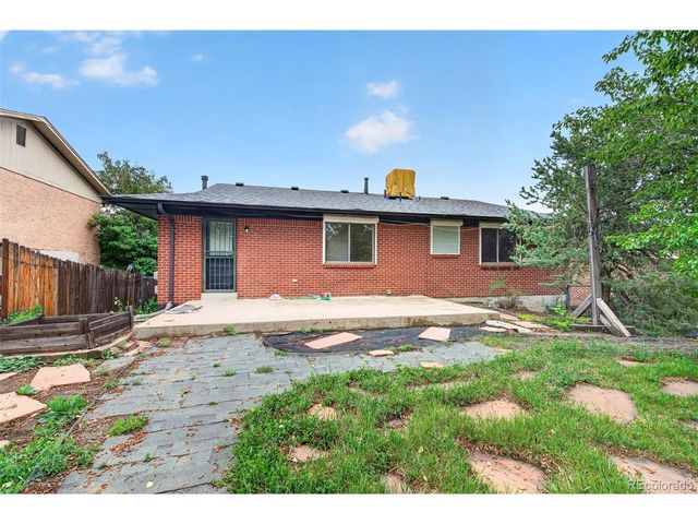 2189 S Coors Cir, Lakewood, CO 80228