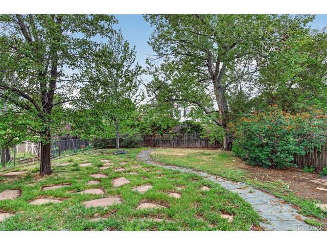 2189 S Coors Cir, Lakewood, CO 80228