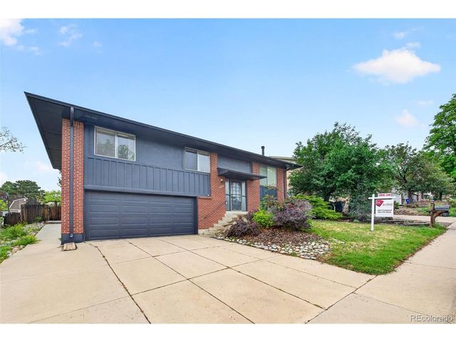 2189 S Coors Cir, Lakewood, CO 80228