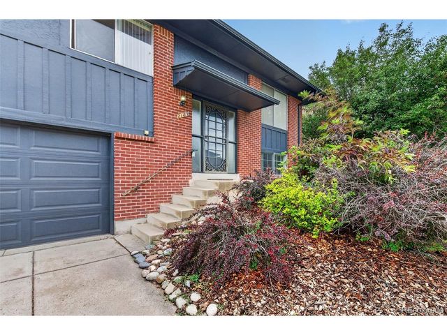 2189 S Coors Cir, Lakewood, CO 80228