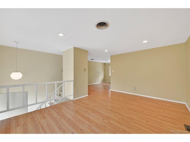 2189 S Coors Cir, Lakewood, CO 80228