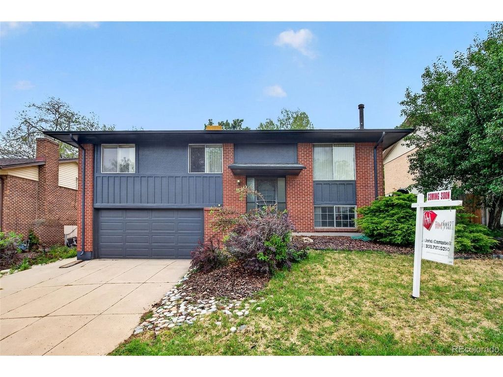 2189 S Coors Cir, Lakewood, CO 80228