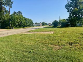 365 28th Street NE, Paris, TX 75460