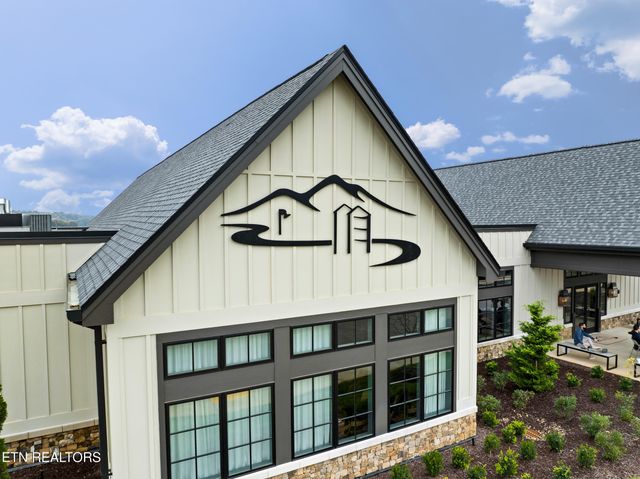 2920 Chestnut Lane, Loudon, TN 37774