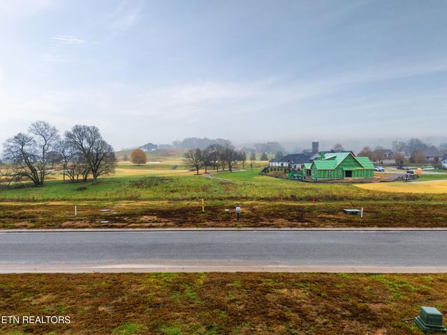 2920 Chestnut Lane, Loudon, TN 37774