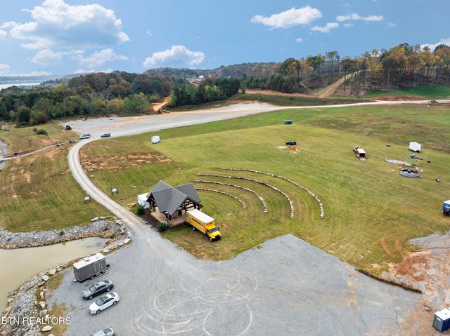 2920 Chestnut Lane, Loudon, TN 37774